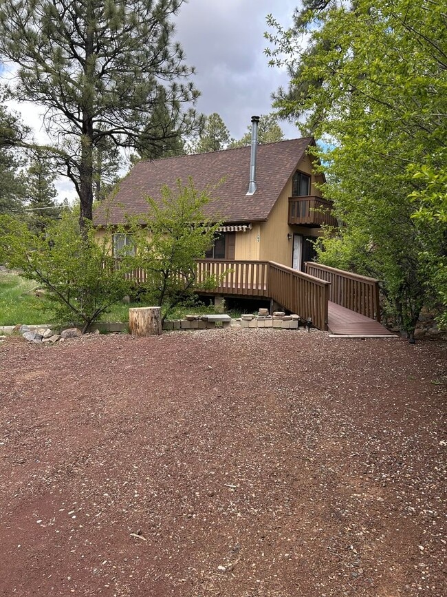 property at 700 E Reindeer Dr