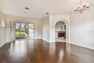 10512 Bermuda Isle Dr in Tampa, FL - Foto de edificio - Building Photo