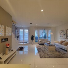 6422 NW 105th Pl in Doral, FL - Building Photo - Building Photo