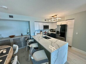 167 Yacht Club Way, Unit 204 in Hypoluxo, FL - Building Photo - Building Photo