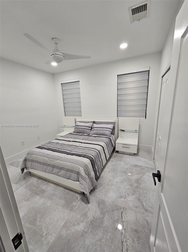 14876 SW 25th Ln in Miami, FL - Building Photo - Building Photo