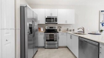 23402 SW 133rd Ct in Princeton, FL - Building Photo