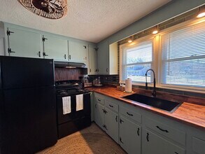 80 Engrem Ave, Unit 2br Mountainview Condo in Rutland, VT - Building Photo - Building Photo