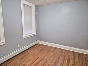 75 Center St in Clifton, NJ - Building Photo - Building Photo