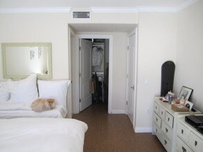 2201 S Beverly Glen Blvd in Los Angeles, CA - Building Photo - Building Photo
