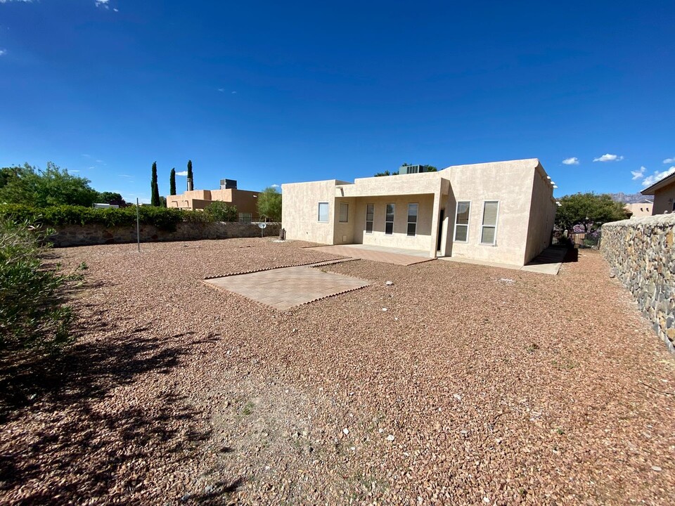 4594 Rock Canyon Loop in Las Cruces, NM - Building Photo