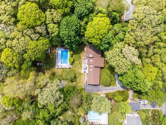 67 Belleview Ave in Center Moriches, NY - Building Photo - Building Photo