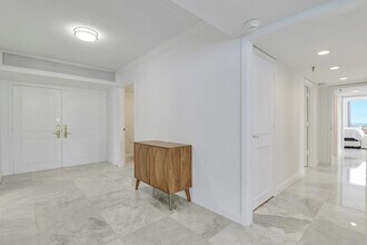 5380 N Ocean Dr, Unit 22J in Riviera Beach, FL - Building Photo - Building Photo