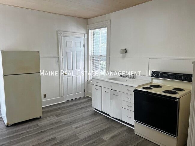 53 Parker St in Brewer, ME - Building Photo - Building Photo