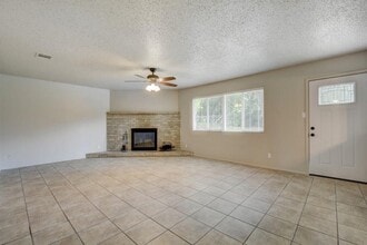 202 Cloudview Dr in Austin, TX - Building Photo - Building Photo