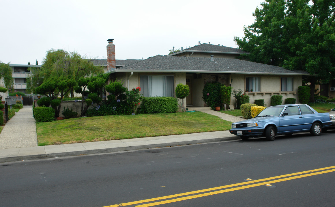 3701 Peacock Ct in Santa Clara, CA - Building Photo