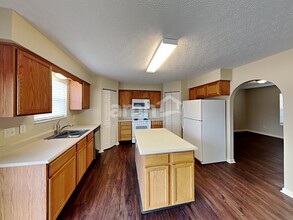 143 Georges Creek Dr in Pickerington, OH - Foto de edificio - Building Photo