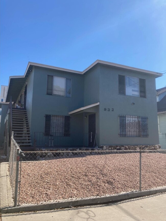 932 E 43rd Pl, Unit 4