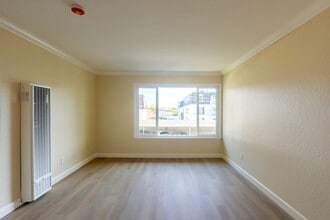 Latham Court Apartments in Mountain View, CA - Foto de edificio - Interior Photo