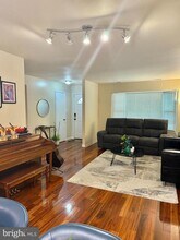 5500 Woodlawn Manor Ct in Alexandria, VA - Building Photo - Building Photo