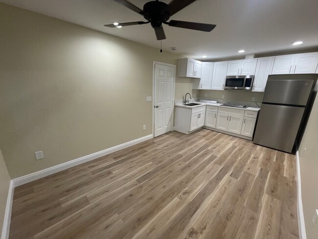 39598 Calle Casablanca, Unit 2
