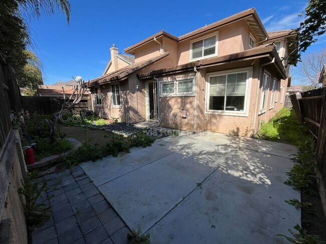 1522 Peony Dr in Tracy, CA - Building Photo - Building Photo