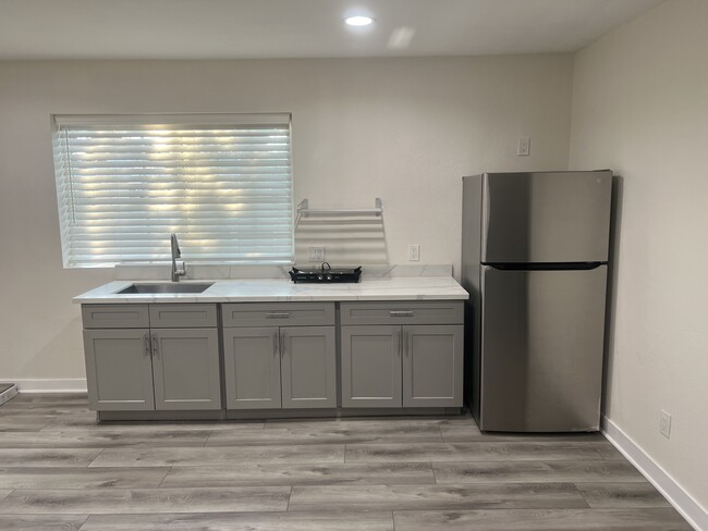2330 Sebring St, Unit B in Simi Valley, CA - Building Photo - Building Photo