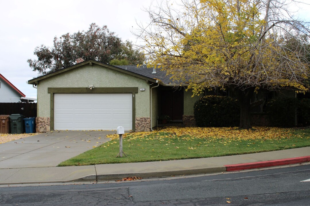 11 Danridge Ct in Antioch, CA - Building Photo