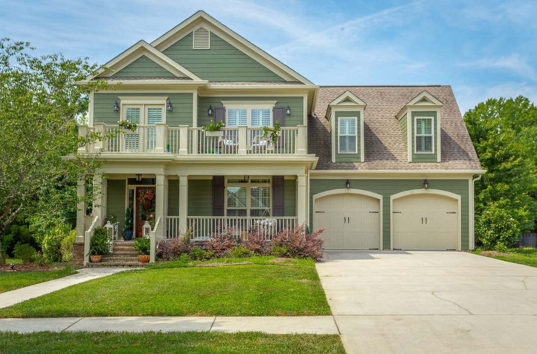 8350 Front Gate Cir in Ooltewah, TN - Building Photo