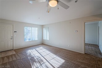 2111 Jetty Rock Dr in Las Vegas, NV - Building Photo - Building Photo