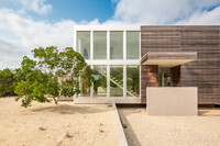 2 Mitchell Dunes Ln in Amagansett, NY - Foto de edificio - Building Photo