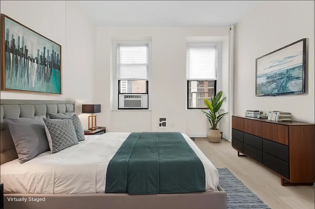 928 Second Avenue in New York, NY - Building Photo