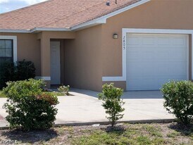 2805 SW 8th Pl in Cape Coral, FL - Building Photo