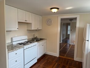 82 Boston Post Rd in Windham, CT - Building Photo - Building Photo