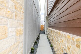 1524 Beach Oak Dr in Houston, TX - Building Photo - Building Photo