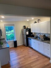 122 Main St, Unit 202 in Topsham, ME - Foto de edificio - Building Photo