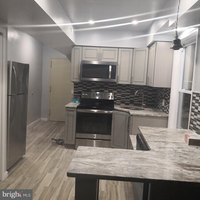 600 N 11th St in Philadelphia, PA - Building Photo - Building Photo