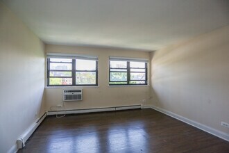 625 W Cornelia Ave, Unit #474 in Chicago, IL - Building Photo - Building Photo