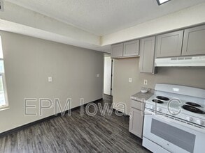 60 Miller Ave SW in Cedar Rapids, IA - Building Photo - Building Photo