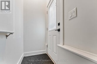 35 Sherry Ln in Ottawa, ON - Building Photo - Building Photo