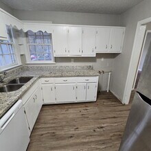 1197 Lake Dr in Jonesboro, GA - Building Photo - Building Photo