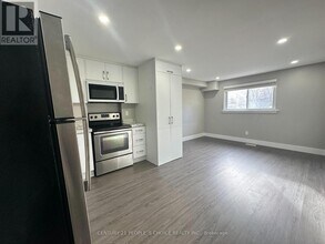 199 Avondale Blvd in Brampton, ON - Building Photo - Building Photo