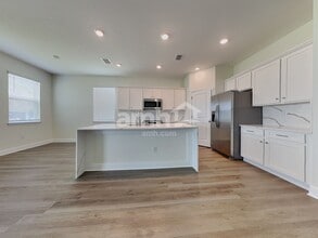 27403 St Andrews Ave in Wesley Chapel, FL - Building Photo - Building Photo