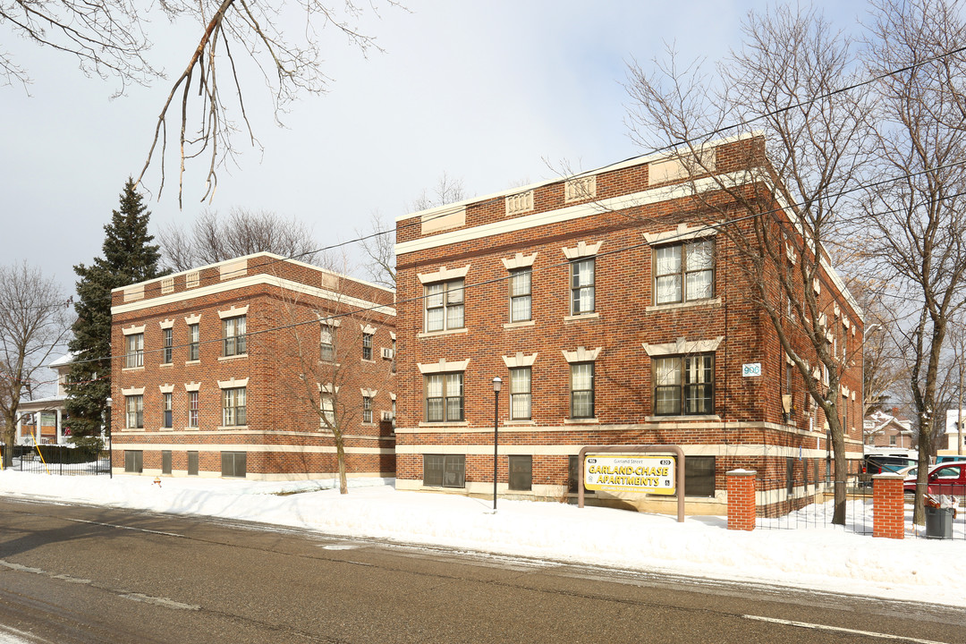 Garland Chase Apartments in Flint, MI - Building Photo