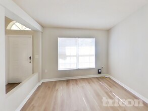 13029 Centennial St in Spring Hill, FL - Foto de edificio - Building Photo