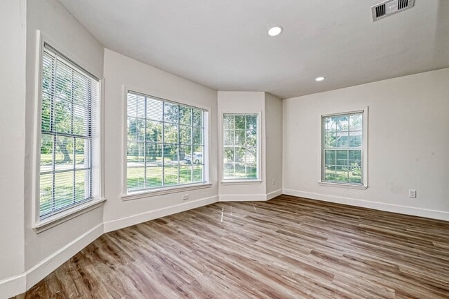 5609 Denmark St in Houston, TX - Building Photo - Building Photo