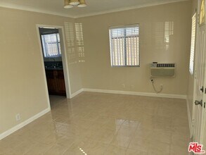 319 N Coronado St in Los Angeles, CA - Building Photo - Building Photo