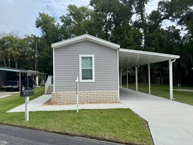 property at 843 E Colonial Cir