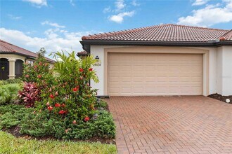 24028 Canterwood Wy in Venice, FL - Building Photo - Building Photo