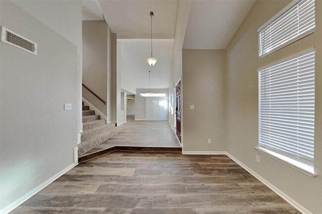 7761 Springville Dr photo'