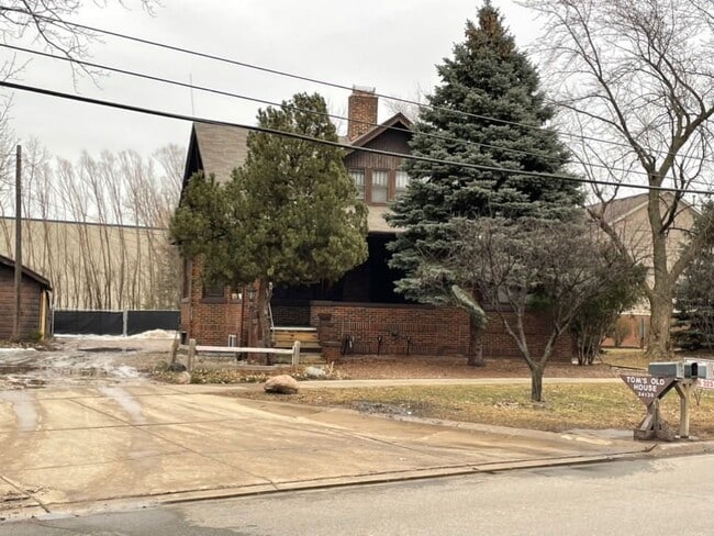 property at 34130 Utica Rd