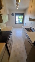 1631 16th Ave, Unit CAP HILL VINTAGE AND VIEW in Seattle, WA - Building Photo - Building Photo