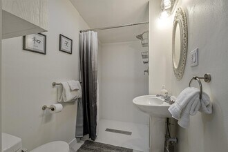 4622 SE 87th Ave in Portland, OR - Building Photo - Building Photo