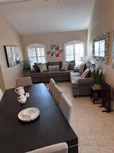 1416 Stone Canyon Way in El Paso, TX - Foto de edificio - Building Photo