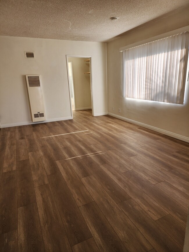 3056 Luna Dr, Unit Studio in Ventura, CA - Building Photo - Building Photo